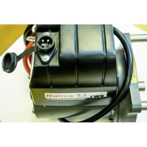Лебёдка электрическая 12V Runva 9500 lbs 4350 кг (влагозащищенная)