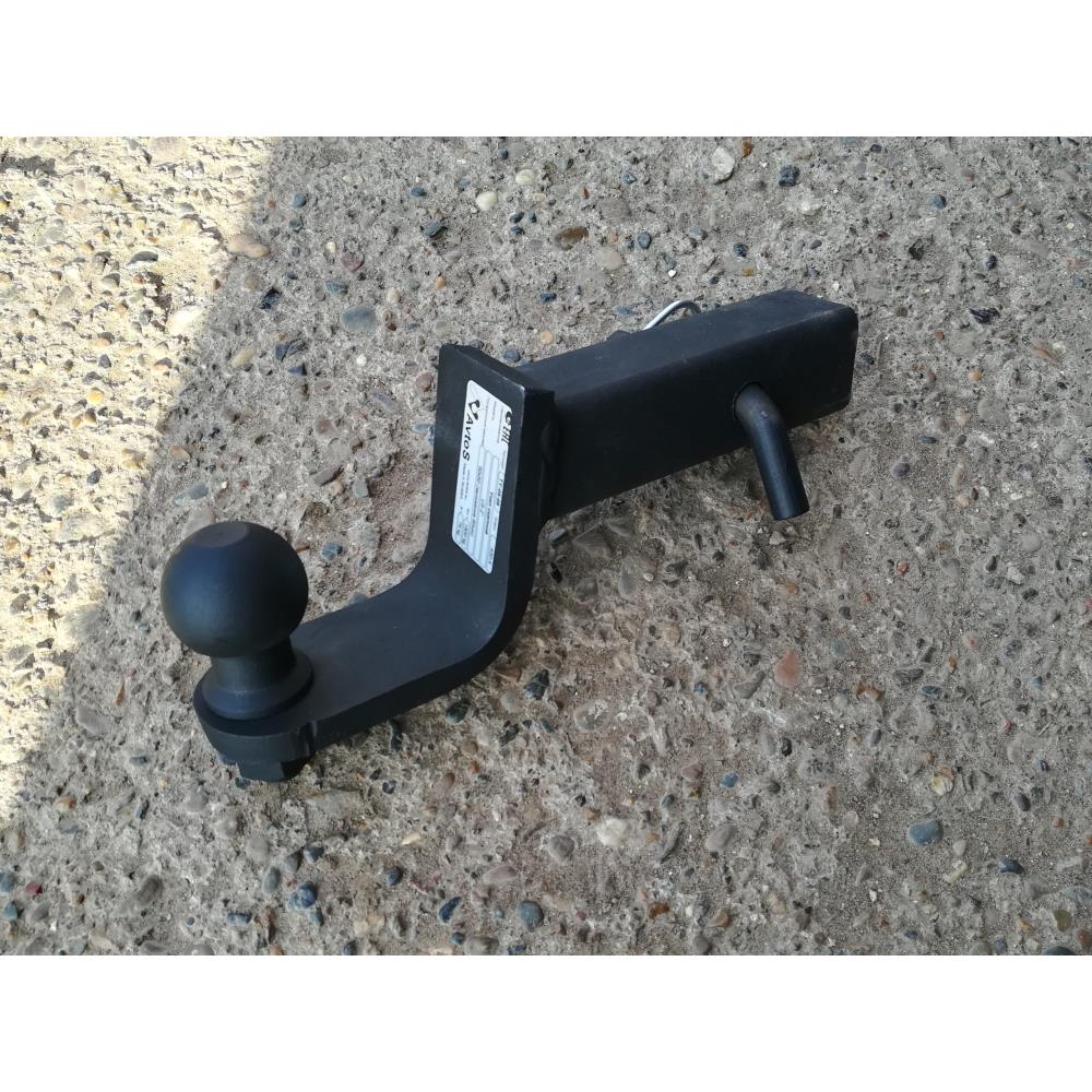 Переходник фаркопа в квадрат 50x50 с занижением 90 мм. (шар черный 50мм.)