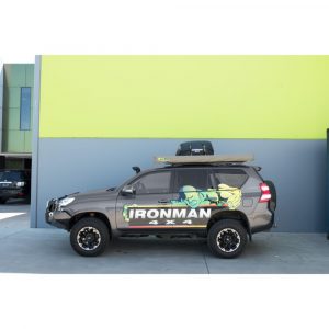 Тент автомобильный со светодиодной подсветкой 250 x 200см